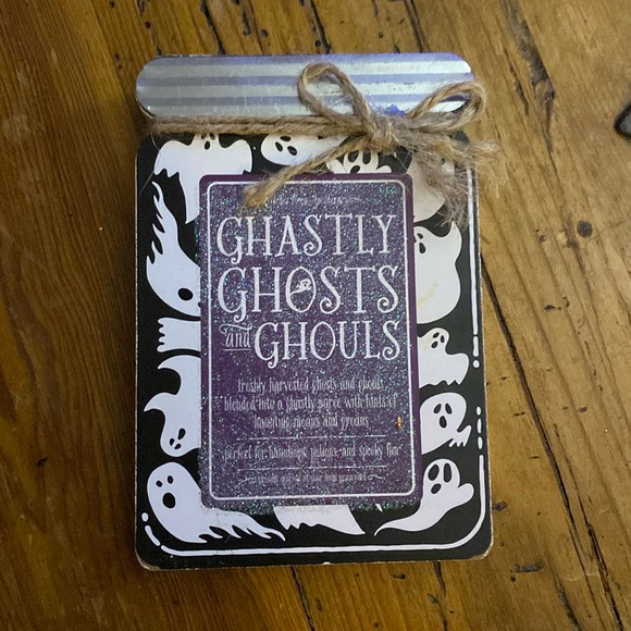 Ghastly Ghosts and Ghouls Halloween Decor Sign - Picture 1 of 2